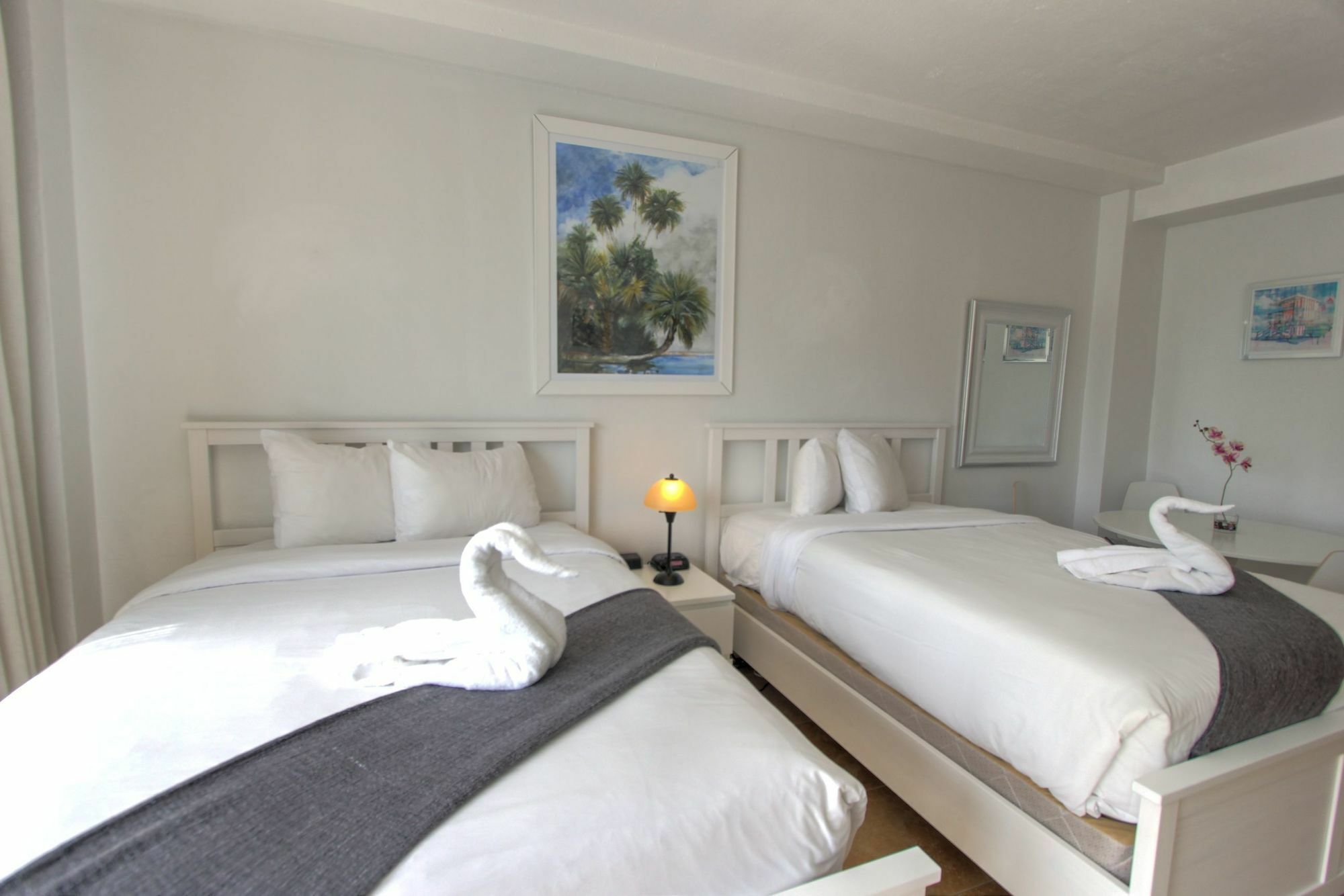 Private Apartments At The Casablanca Маямі-Біч Екстер'єр фото