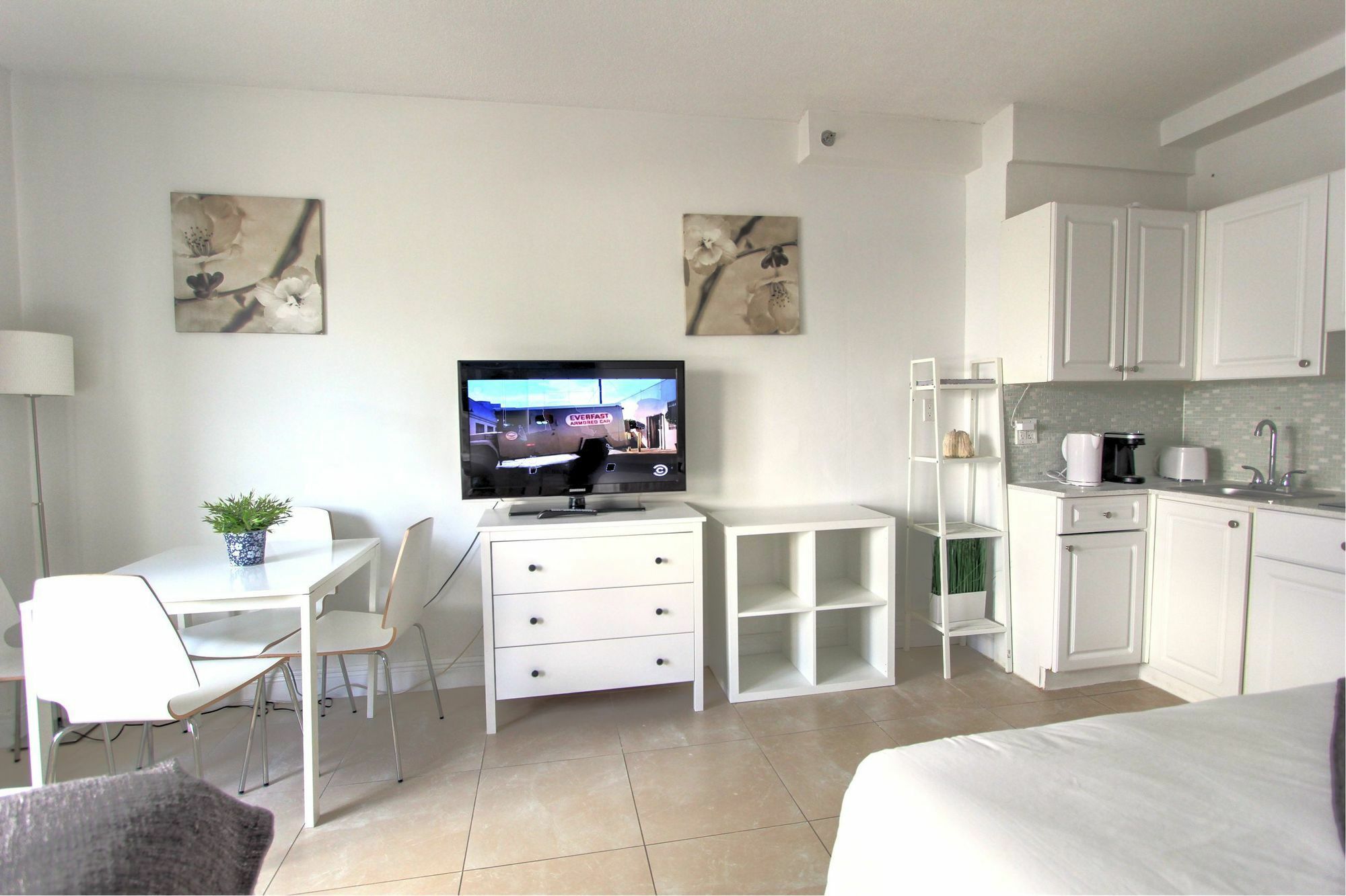 Private Apartments At The Casablanca Маямі-Біч Екстер'єр фото