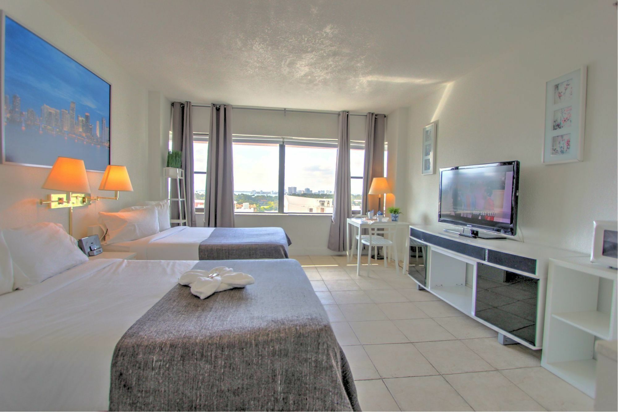 Private Apartments At The Casablanca Маямі-Біч Екстер'єр фото