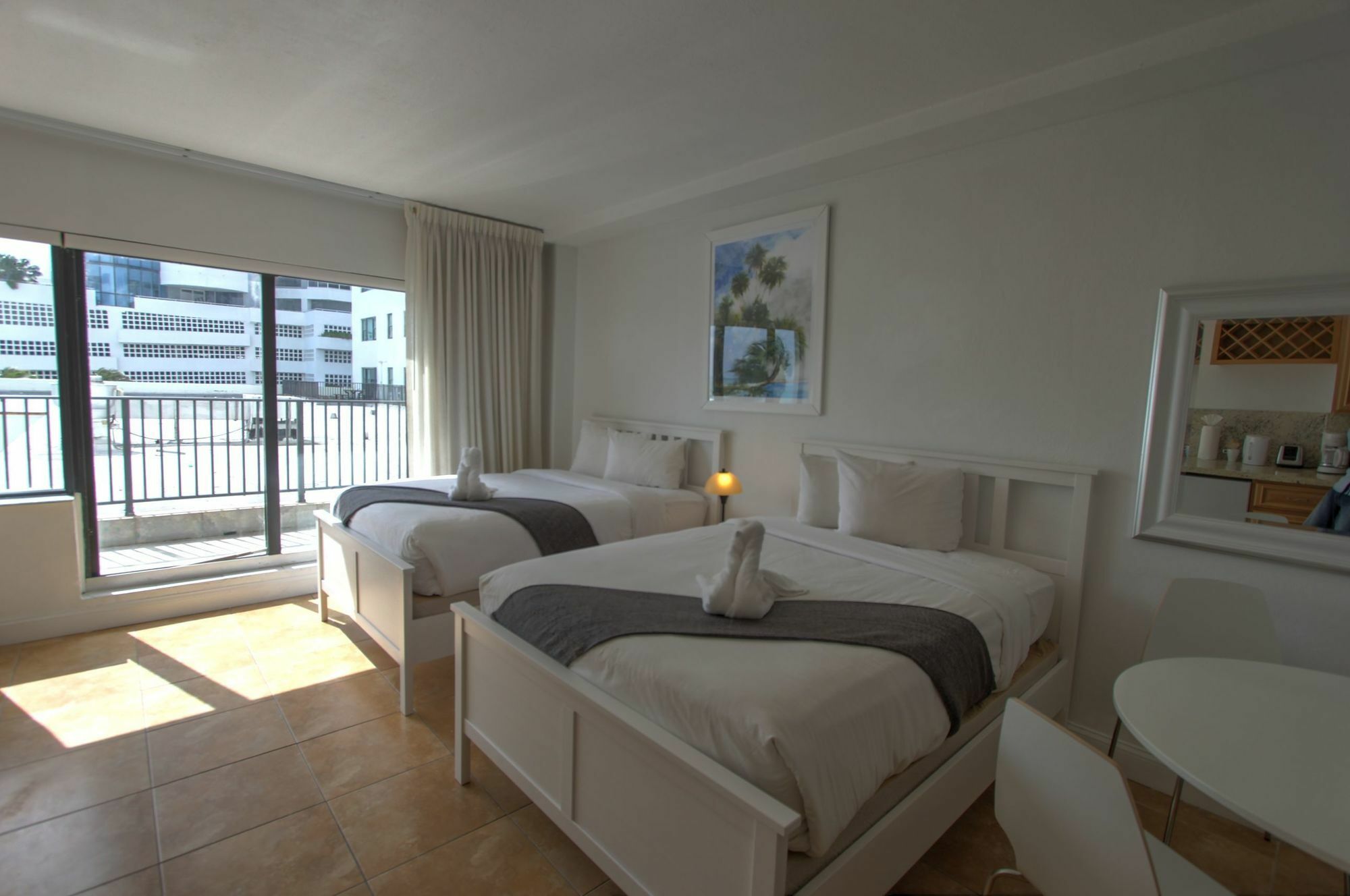 Private Apartments At The Casablanca Маямі-Біч Екстер'єр фото